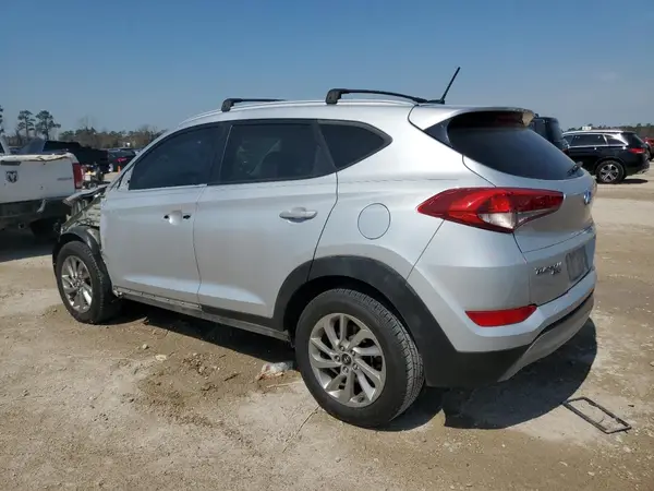 KM8J33A24HU371563 2017 HYUNDAI TUCSON - Image 2