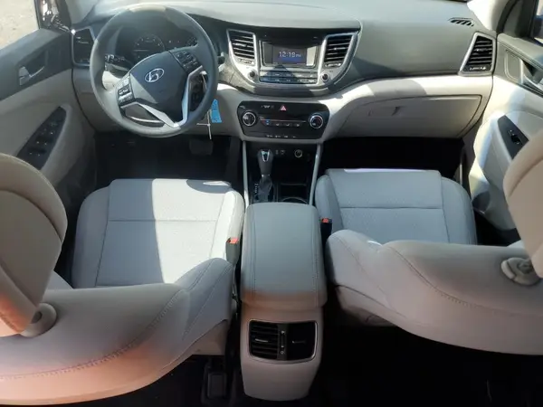 KM8J33A24HU371563 2017 HYUNDAI TUCSON - Image 8