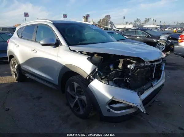 KM8J33A24HU371773 2017 HYUNDAI TUCSON - Image 1