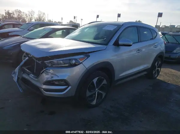 KM8J33A24HU371773 2017 HYUNDAI TUCSON - Image 2