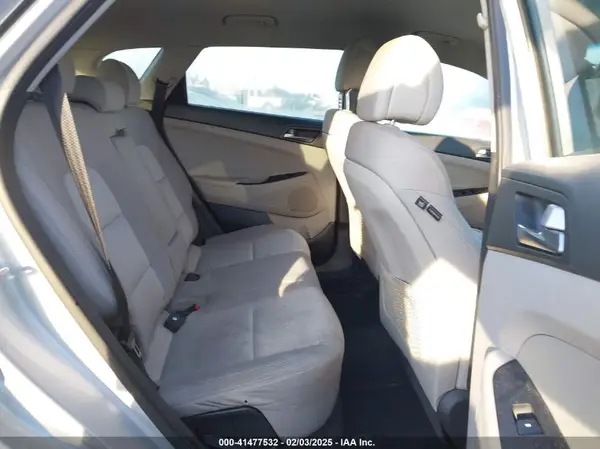 KM8J33A24HU371773 2017 HYUNDAI TUCSON - Image 8