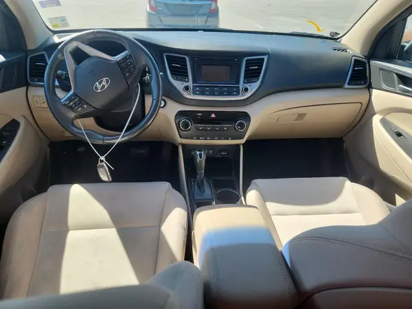 KM8J33A24HU379596 2017 HYUNDAI TUCSON - Image 8
