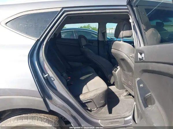 KM8J33A24HU387195 2017 HYUNDAI TUCSON - Image 8