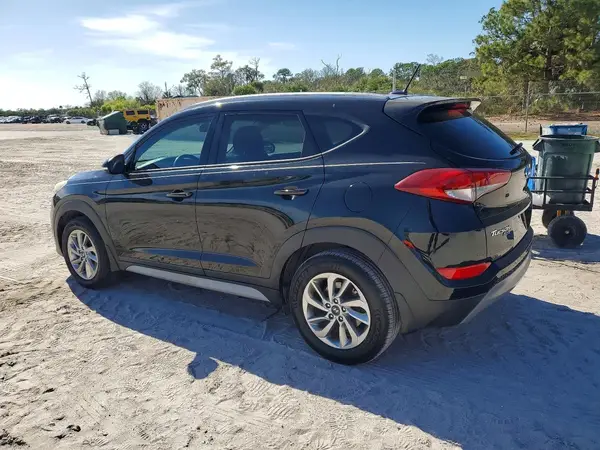 KM8J33A24HU388816 2017 HYUNDAI TUCSON - Image 2