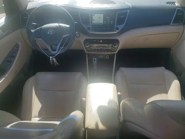 KM8J33A24HU397743 2017 HYUNDAI TUCSON - Image 8