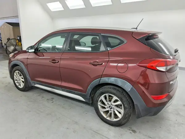 KM8J33A24HU399525 2017 HYUNDAI TUCSON - Image 2