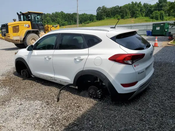 KM8J33A24HU403816 2017 HYUNDAI TUCSON - Image 2