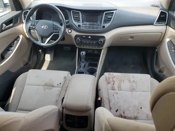 KM8J33A24HU403816 2017 HYUNDAI TUCSON - Image 8
