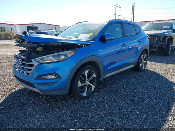 KM8J33A24HU410006 2017 HYUNDAI TUCSON - Image 2