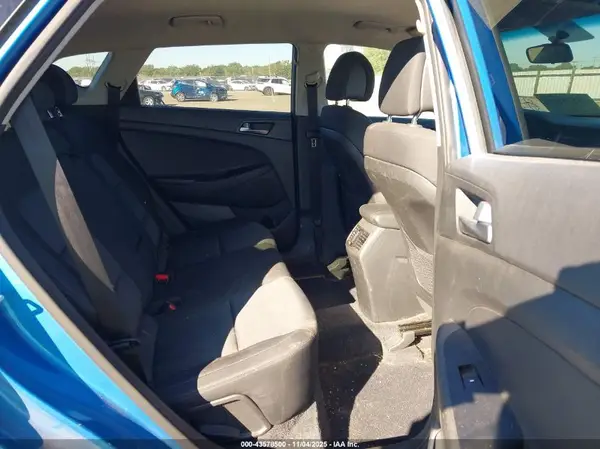 KM8J33A24HU410006 2017 HYUNDAI TUCSON - Image 8