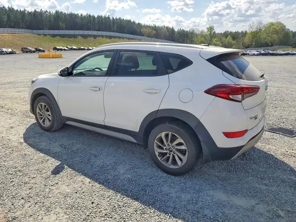 KM8J33A24HU410751 2017 HYUNDAI TUCSON - Image 2