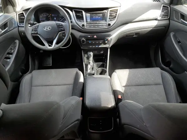 KM8J33A24HU421376 2017 HYUNDAI TUCSON - Image 8