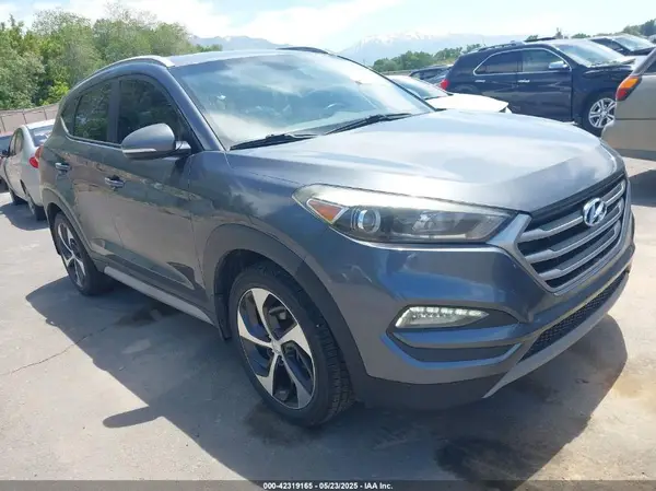 KM8J33A24HU425878 2017 HYUNDAI TUCSON - Image 1