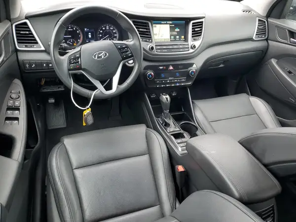 KM8J33A24HU446925 2017 HYUNDAI TUCSON - Image 8