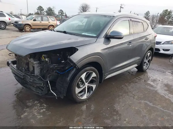 KM8J33A24HU467225 2017 HYUNDAI TUCSON - Image 2