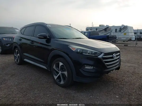 KM8J33A24HU476779 2017 HYUNDAI TUCSON - Image 1