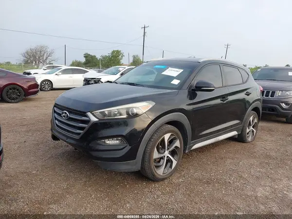 KM8J33A24HU476779 2017 HYUNDAI TUCSON - Image 2