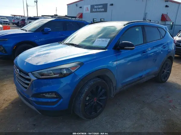 KM8J33A24HU482758 2017 HYUNDAI TUCSON - Image 2
