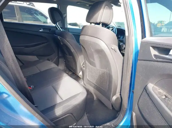 KM8J33A24HU482758 2017 HYUNDAI TUCSON - Image 8