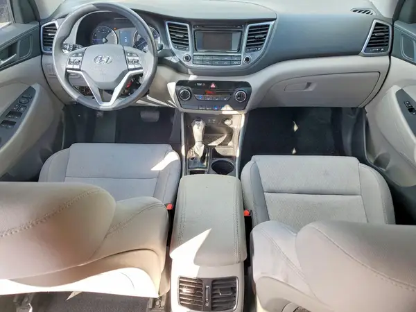 KM8J33A24HU496529 2017 HYUNDAI TUCSON - Image 8