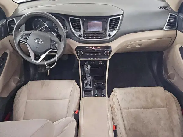 KM8J33A24HU503043 2017 HYUNDAI TUCSON - Image 8