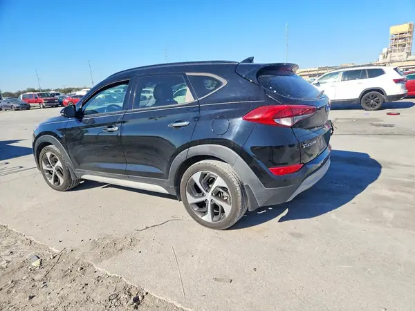 KM8J33A24HU506864 2017 HYUNDAI TUCSON - Image 2