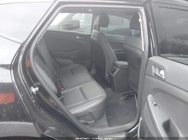 KM8J33A24HU512566 2017 HYUNDAI TUCSON - Image 8