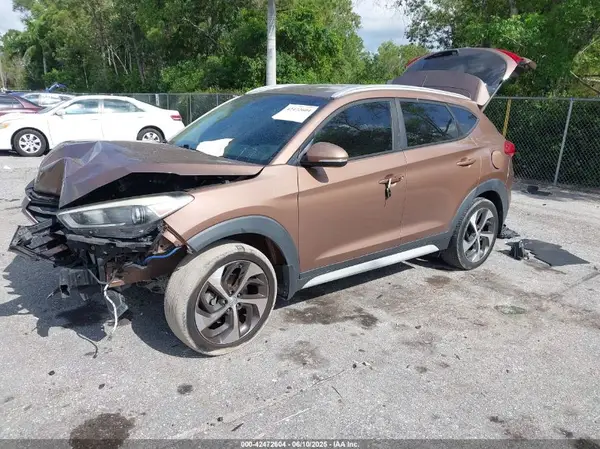 KM8J33A24HU519596 2017 HYUNDAI TUCSON - Image 2
