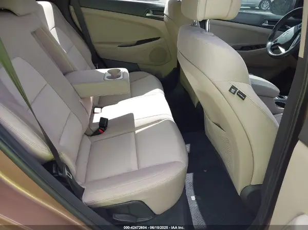 KM8J33A24HU519596 2017 HYUNDAI TUCSON - Image 8