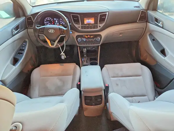 KM8J33A24HU524295 2017 HYUNDAI TUCSON - Image 8