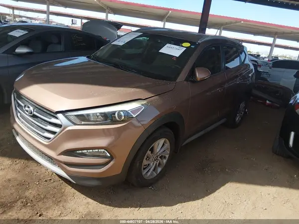KM8J33A24HU526743 2017 HYUNDAI TUCSON - Image 2
