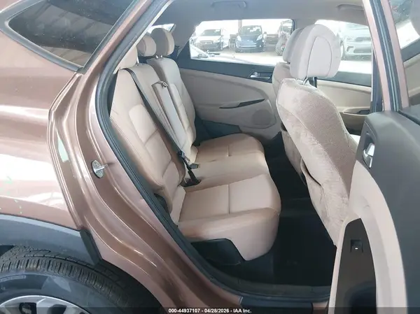 KM8J33A24HU526743 2017 HYUNDAI TUCSON - Image 8