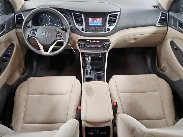 KM8J33A24HU527942 2017 HYUNDAI TUCSON - Image 8