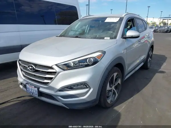 KM8J33A24HU553506 2017 HYUNDAI TUCSON - Image 2