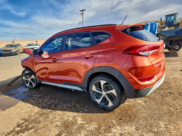 KM8J33A24HU556423 2017 HYUNDAI TUCSON - Image 2