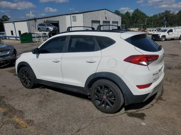 KM8J33A24HU557040 2017 HYUNDAI TUCSON - Image 2