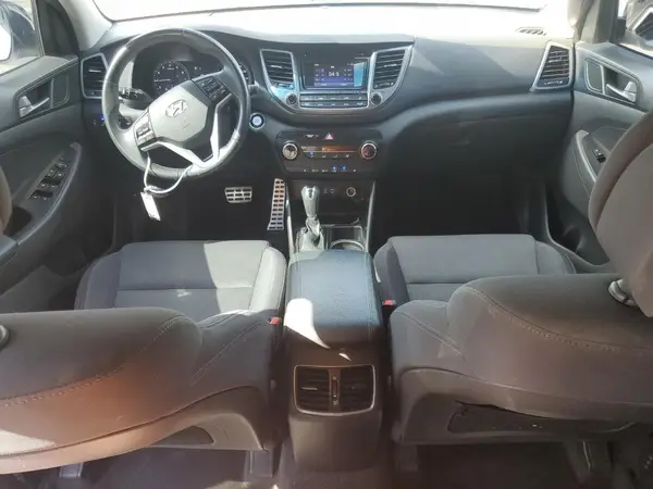 KM8J33A24HU557040 2017 HYUNDAI TUCSON - Image 8
