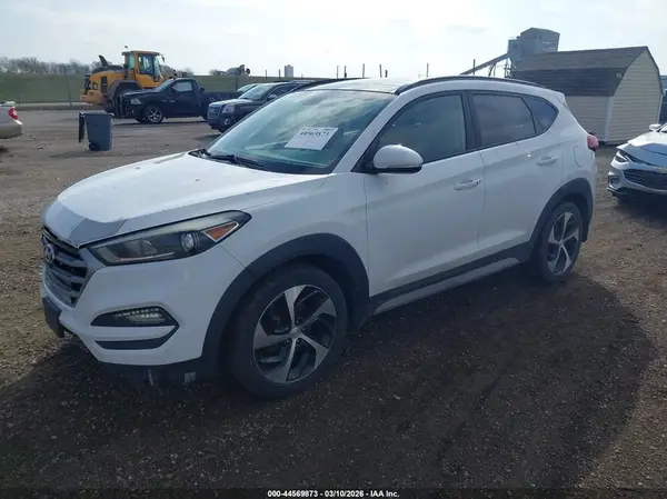 KM8J33A24HU558527 2017 HYUNDAI TUCSON - Image 2