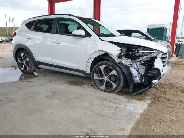 KM8J33A24HU559581 2017 HYUNDAI TUCSON - Image 1
