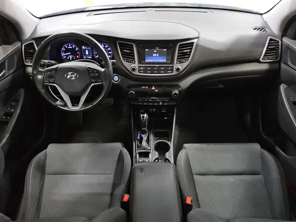 KM8J33A24HU561377 2017 HYUNDAI TUCSON - Image 8