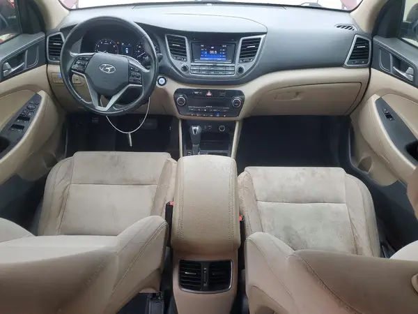 KM8J33A24HU562917 2017 HYUNDAI TUCSON - Image 8