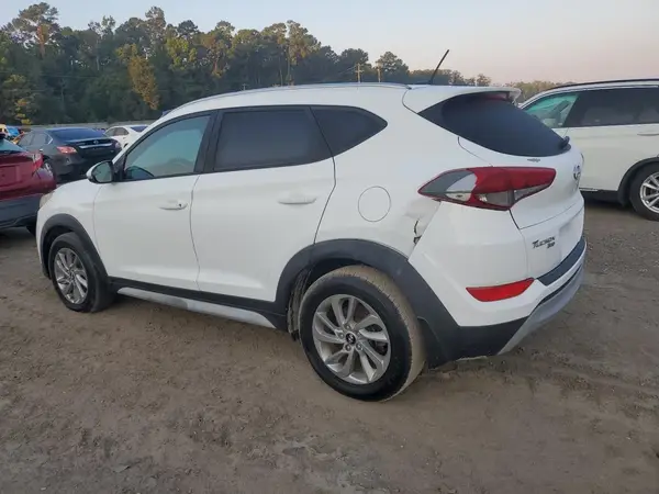KM8J33A24HU576915 2017 HYUNDAI TUCSON - Image 2