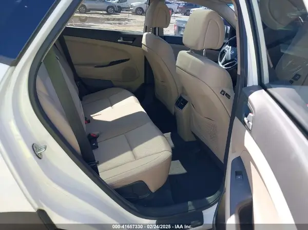 KM8J33A24HU580530 2017 HYUNDAI TUCSON - Image 8