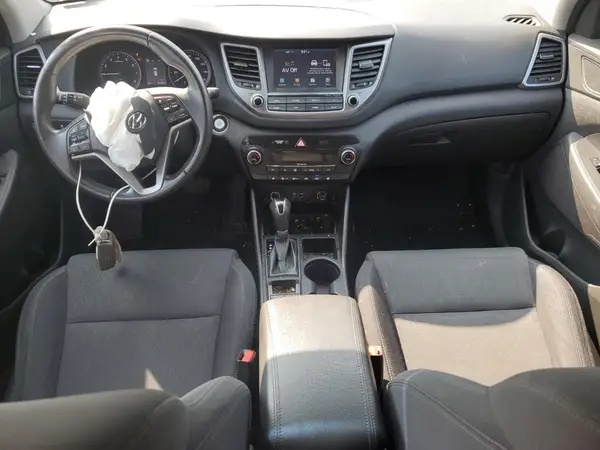 KM8J33A24JU645138 2018 HYUNDAI TUCSON - Image 8