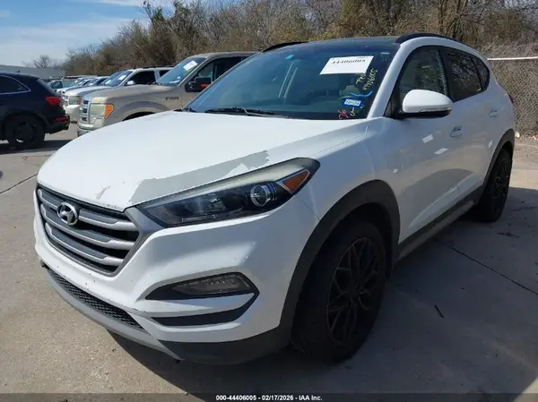 KM8J33A24JU654485 2018 HYUNDAI TUCSON - Image 2