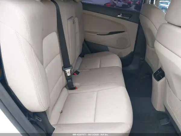 KM8J33A24JU670170 2018 HYUNDAI TUCSON - Image 8