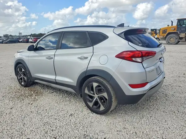 KM8J33A24JU680360 2018 HYUNDAI TUCSON - Image 2