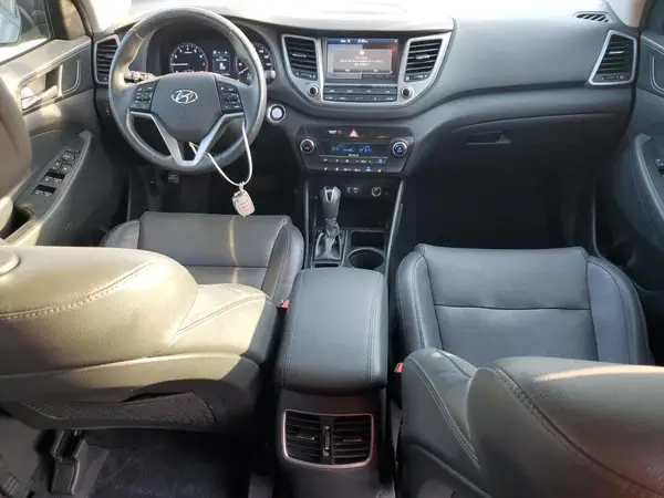 KM8J33A24JU685011 2018 HYUNDAI TUCSON - Image 8