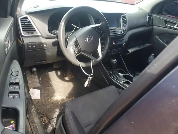 KM8J33A24JU701174 2018 HYUNDAI TUCSON - Image 8