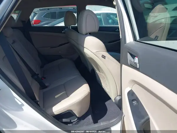 KM8J33A24JU717004 2018 HYUNDAI TUCSON - Image 8